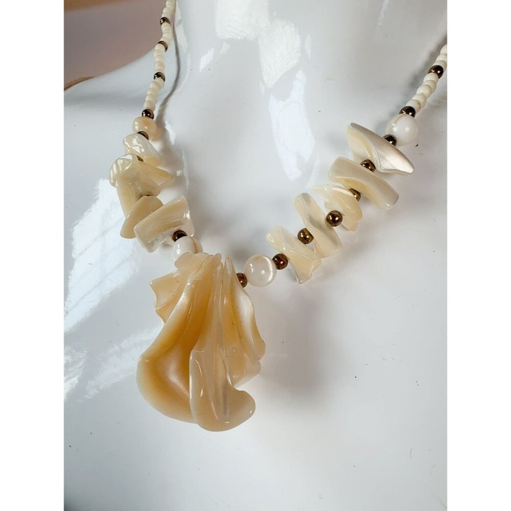 Vintage Mother-Of-Pearl Shell Necklace With Gold Accents & Floral Design 16-Inch